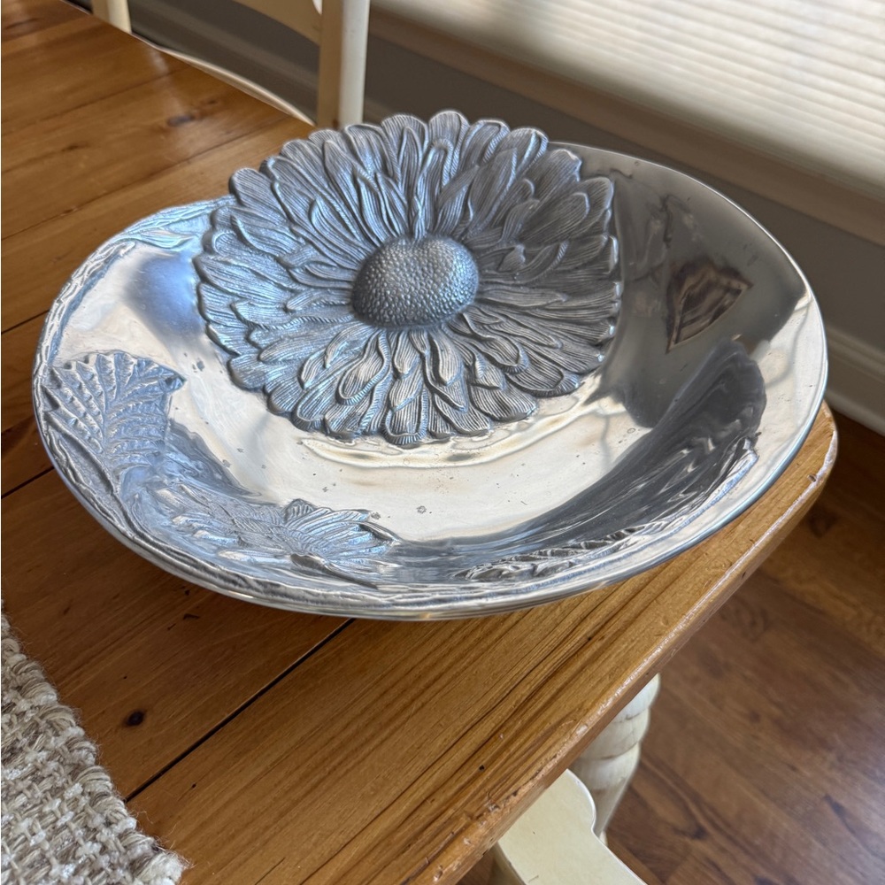 Lenox Flora Silver Tone Metal Sunflower Centerpiece Bowl Lg. 14” Diam.